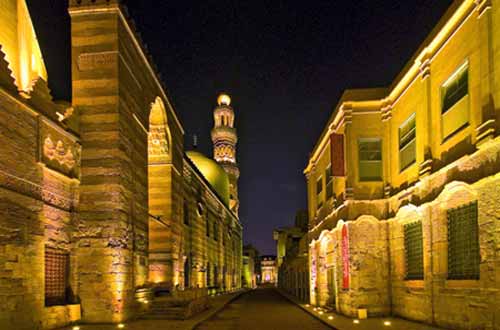 EL Muizz Street