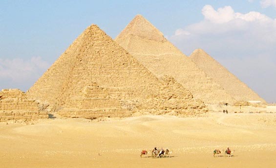 Three Ptramids of Giza