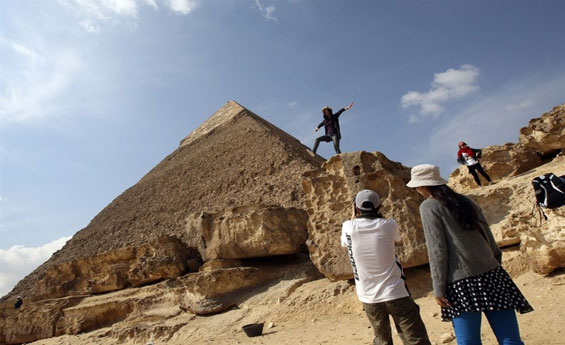 Giza Pyramids Giza Pyramids